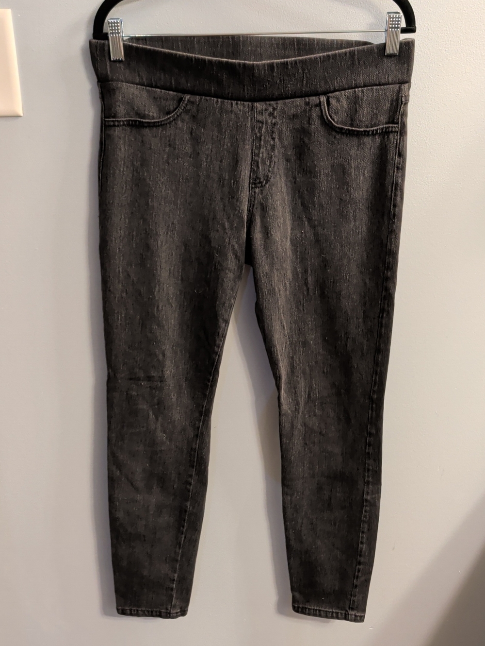 🍉CAbi Dark Gray Slim Jeggings